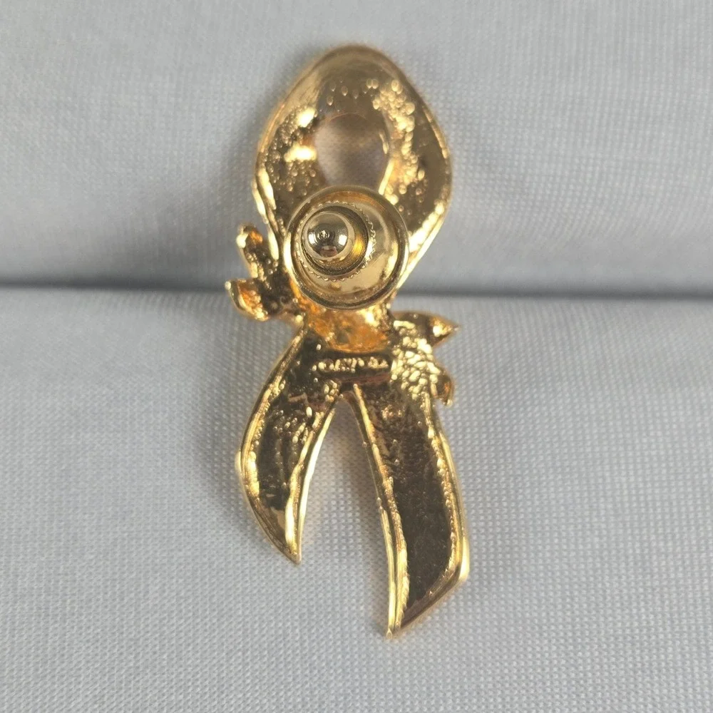 Avon Pink Ribbon Brooch Gold Tone Rose‎ Breast Cancer Awareness Pin